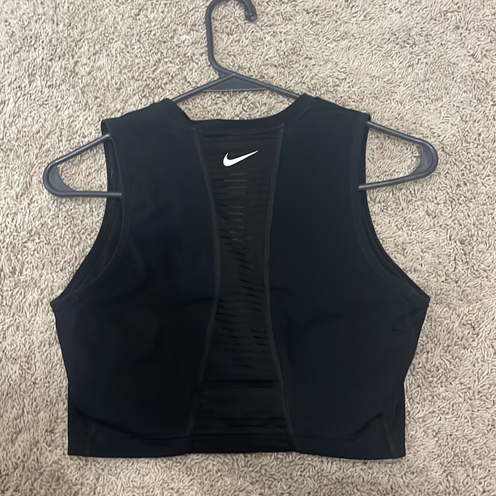 Nike crop